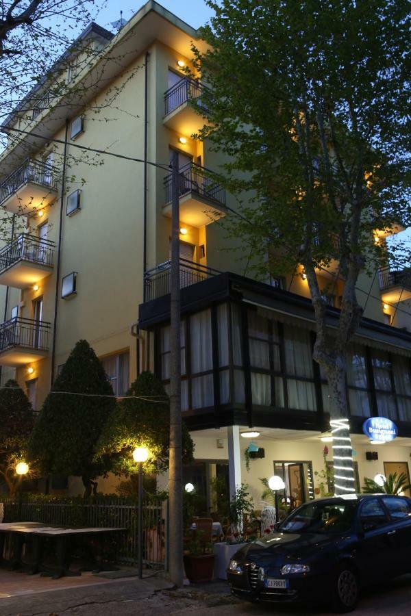 Hotel Busignani Rimini Exterior photo